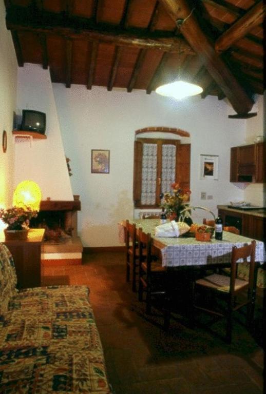 Borro Agriturismo Relais Poggio Primo מראה חיצוני תמונה